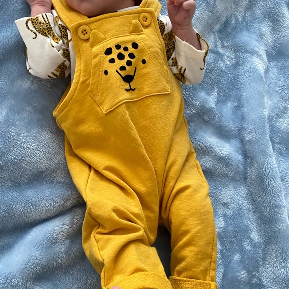 Organic Cotton Leopards Bodysuit and Overall Outfit - Picture 8 of 10